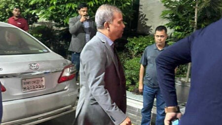 খালেদা জিয়ার খোঁজ নিতে মধ্যরাতে হাসপাতালে আসিফ নজরুল Asif