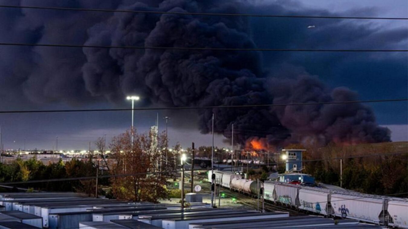 বিমান বিধ্বস্ত