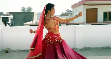 শর্ট ড্রেসে উদ্দাম ড্যান্স দিয়ে নেট দুনিয়ায় উত্তাপ ছড়াল সুন্দরী যুবতী সুন্দরী যুবতী