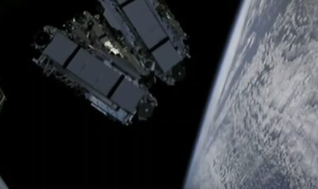 FCC Backs SpaceX Starlink Expansion in High-Stakes Satellite Internet Race