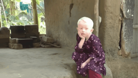 গায়ের রং ‘অতি ফর্সা’, ছোট্ট আফিয়াকে অস্বীকার বাবার Gayer Rong