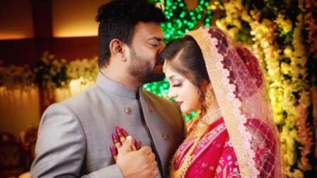 স্ত্রীরা স্বামীর থেকে সবসময় এই বিষয়গুলো গোপন রাখেন Husbands