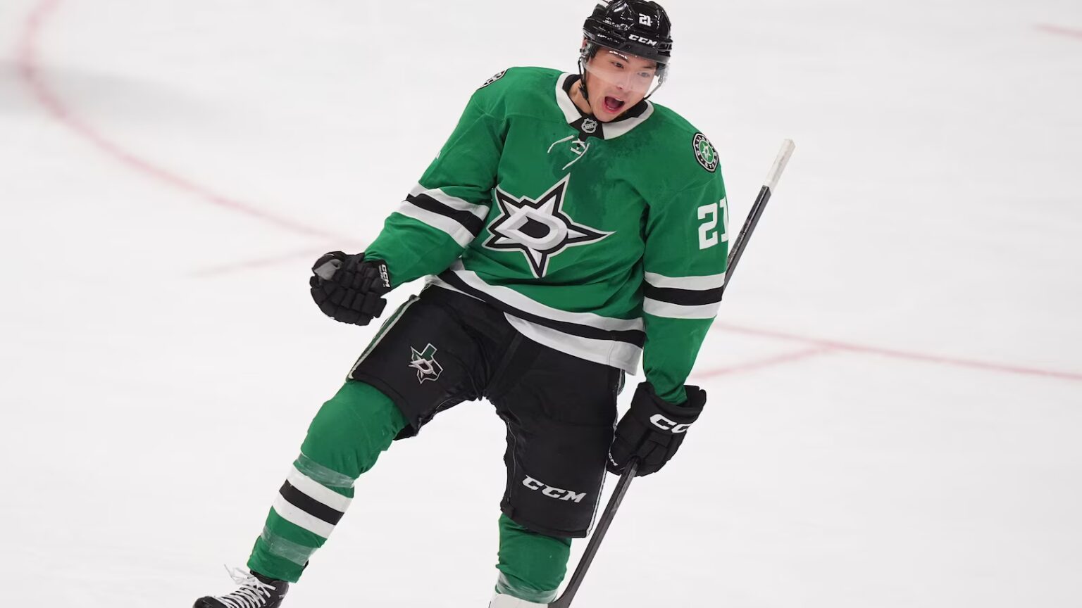 Jason Robertson’s Hat Trick Powers Dallas Stars to Fifth Straight Victory Jason Robertson hat trick