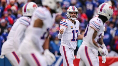 Josh Allen’s Shoulder Injury Scare Tests Bills’ Resilience in Texans Upset Josh Allen shoulder injury