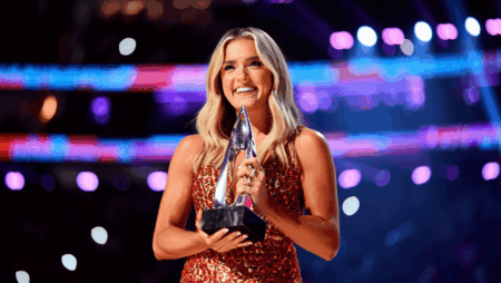 Lainey Wilson Crowned Entertainer of the Year in Historic 2025 CMA Awards Sweep Lainey Wilson Crowned Entertainer of the Year in Historic 2025 CMA Awards Sweep
