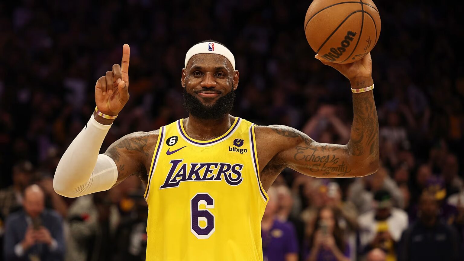 LeBron James Returns as Lakers Secure Decisive Victory Over Jazz LeBron James