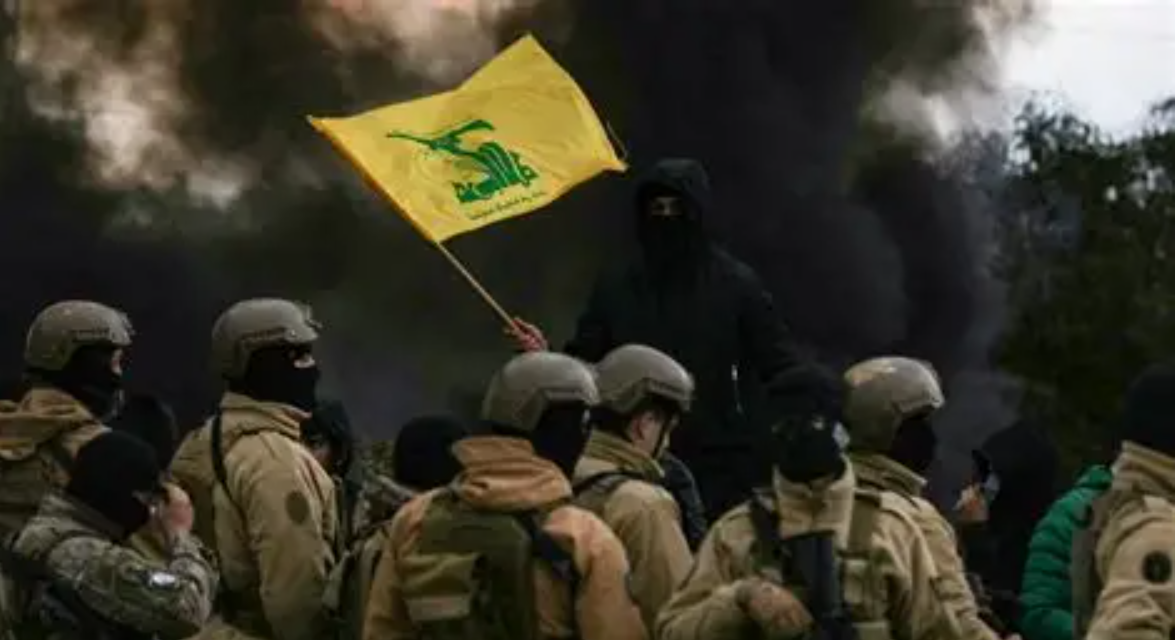 Lebanese Army Dismantles Hezbollah Fortifications in Southern Border Region