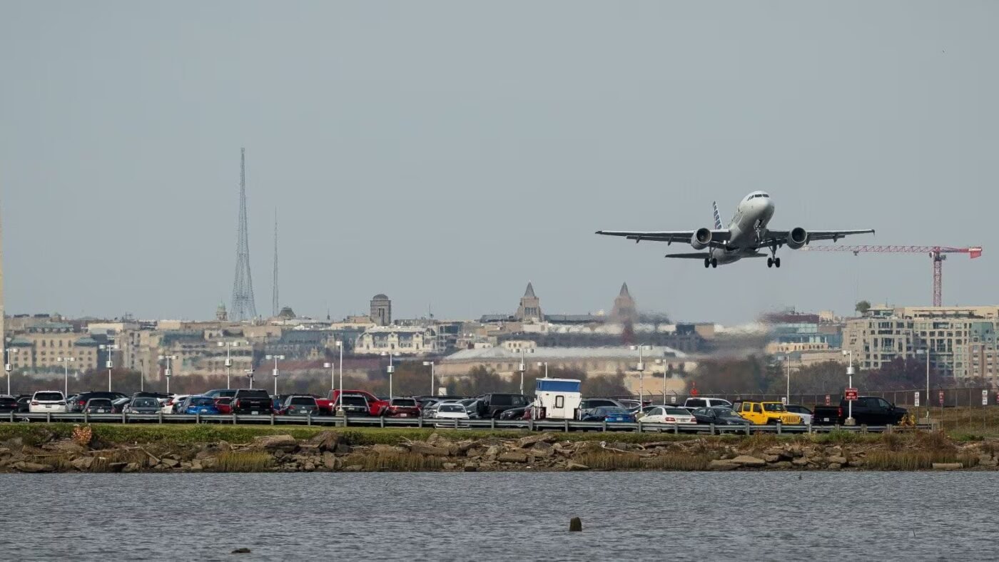 Major Airlines Halt Venezuela Flights Following FAA Security Alert