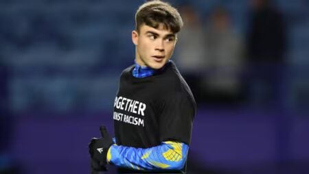 Manchester United’s Harry Amass Shines on Loan at Sheffield Wednesday Manchester United's Harry Amass Shines on Loan at Sheffield Wednesday
