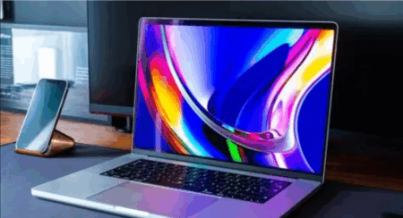 OLED MacBook Pro