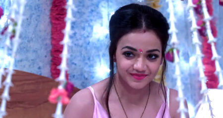 নতুন ওয়েব সিরিজে কাঁপাচ্ছে নেট দুনিয়া, একা দেখাই ভাল! ওয়েব সিরিজে