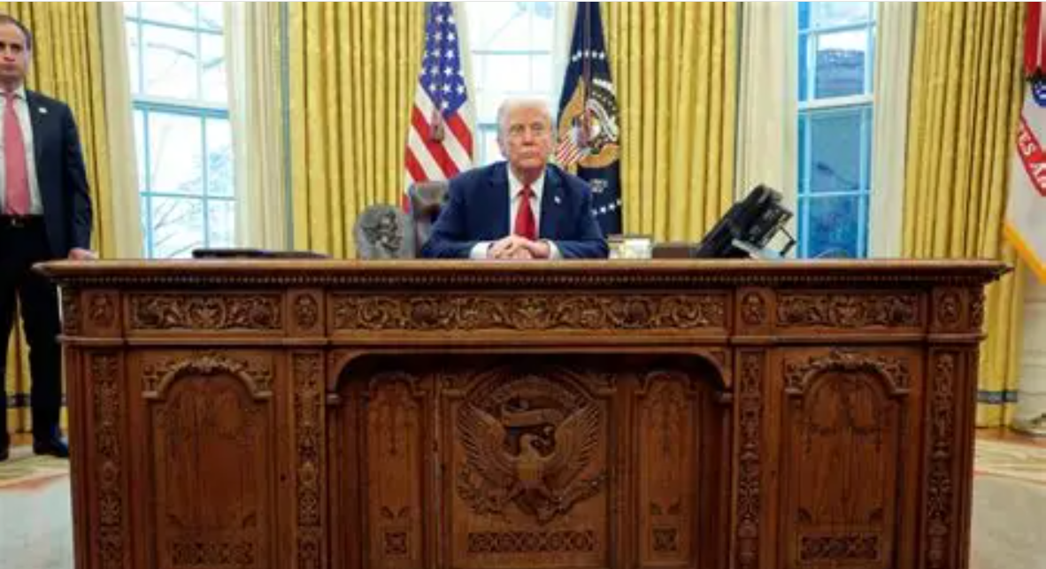 Resolute Desk