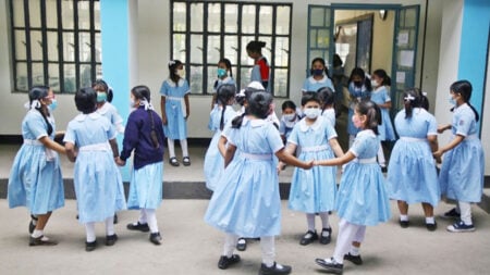 লম্বা ছুটিতে যাচ্ছে সব শিক্ষাপ্রতিষ্ঠান School
