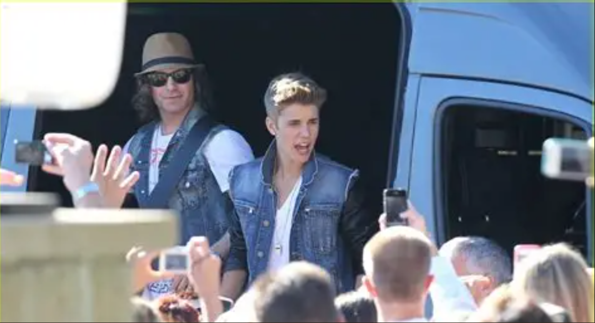 Justin Bieber surprise concert