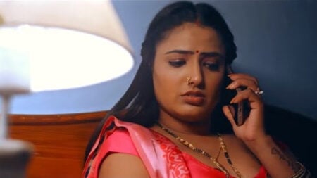 প্রতি মুহূর্তে রোমান্সের দৃশ্য, সাহসী দৃশ্যে ভরপুর এই ওয়েব সিরিজ! ওয়েব সিরিজ