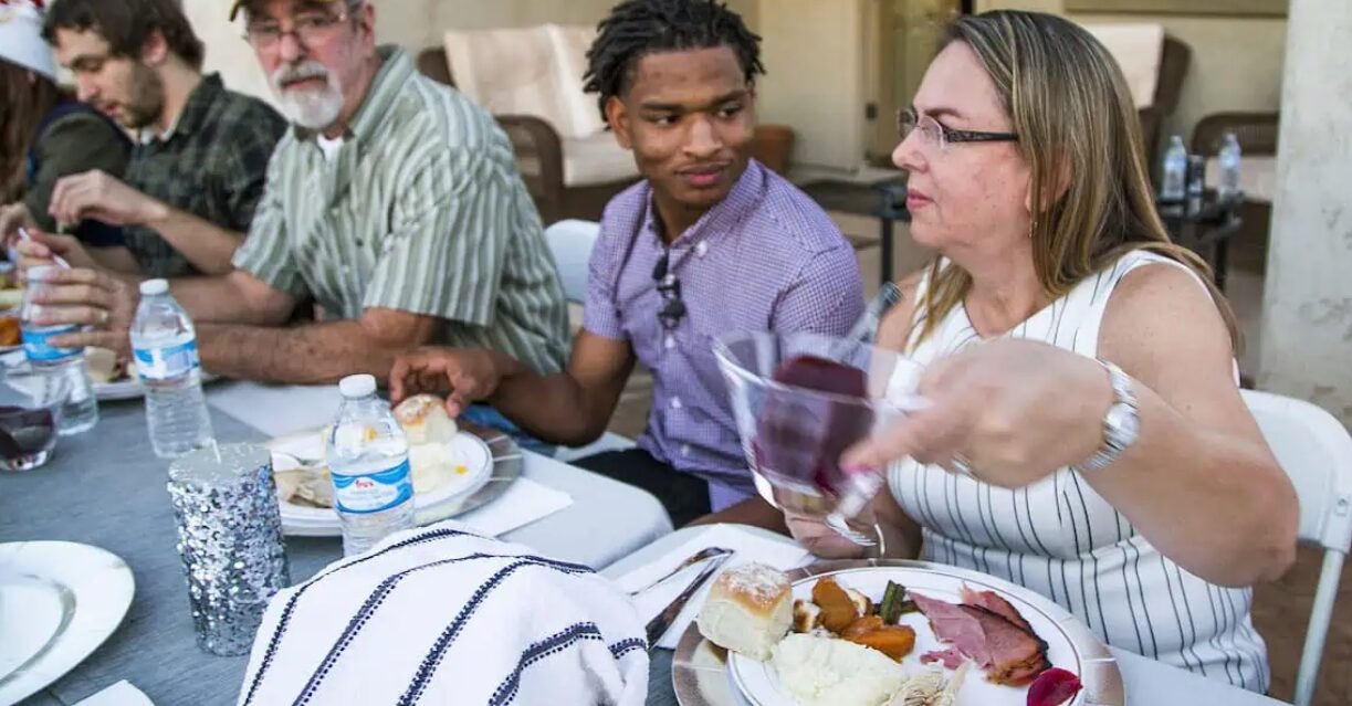 Thanksgiving wrong number tradition