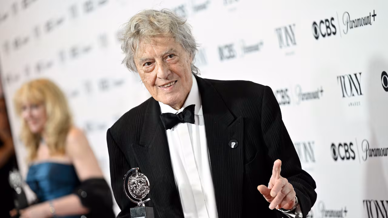 Tom Stoppard Dies Playwright Leaves Legacy of Intellectual Theatre