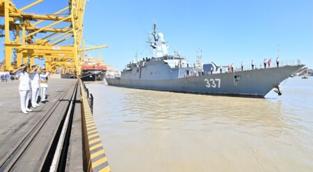 রাশিয়ান নৌবাহিনী জাহাজ