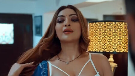 সম্পর্কের জটিলতা নিয়ে জনপ্রিয় ওয়েব সিরিজ, দর্শকদের মন জয় করেছে! ওয়েব সিরিজ