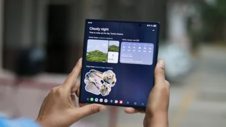 Why Apple Users Should Try a Samsung Foldable Phone Now
