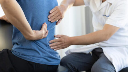 ভয়াবহ ক্রনিক কিডনি ডিজিজে আক্রান্ত হলে যেসব লক্ষণ প্রকাশ পায় kidney pain