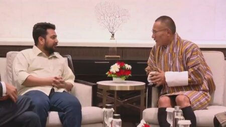 ভুটানের প্রধানমন্ত্রীর বৈঠক