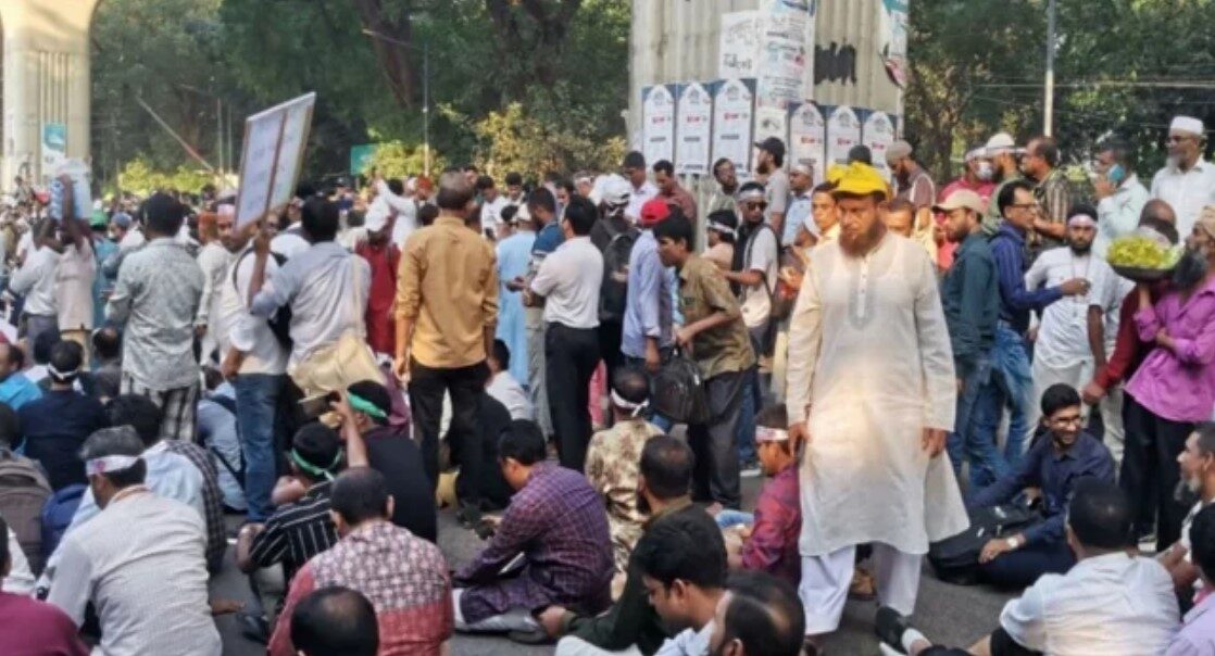 প্রাথমিক শিক্ষকরা