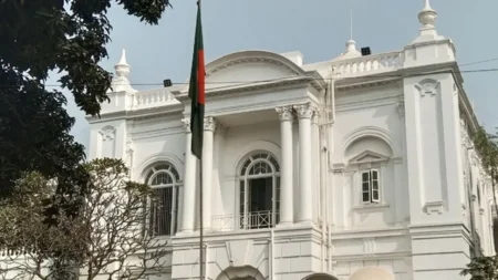 ট্রাইব্যুনালে হট্টগোল