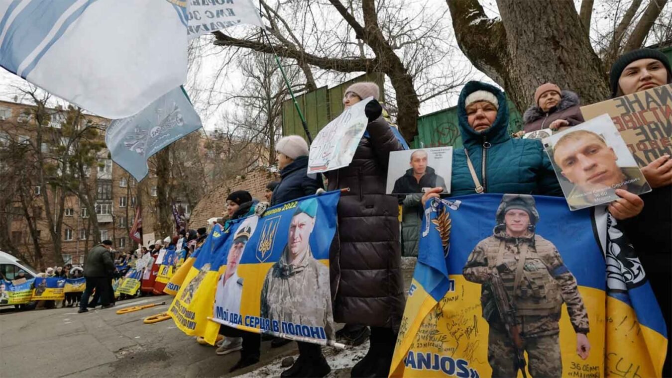 Ukrainians Confront a Crossroads Amid Trump’s Controversial Russia Peace Proposal