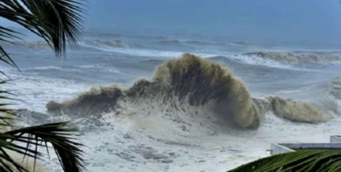 পাহাড় ধসের আশঙ্কা