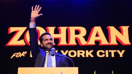 ইতিহাস গড়ে নিউইয়র্কের মেয়র হয়েছেন মামদানি। সংগৃহীত ছবি