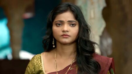 রহস্য ও নাটকীয়তায় ভরপুর নতুন ওয়েব সিরিজ, একা দেখার মত! ওয়েব সিরিজ