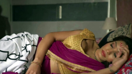 নিয়ন্ত্রণ হারাবেন এই সাহসী ওয়েব সিরিজ দেখলে, ঘরের দরজা বন্ধ করে উপভোগ করুন ওয়েব সিরিজ