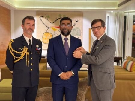 ফরাসি সরকারের পক্ষ থেকে প্রথম বাংলাদেশী হিসেবে বাংলাদেশী সেনা কর্মকর্তাকে সম্মানসূচক পদক ‘ন্যাশনাল ডিফেন্স মেডেল- গোল্ড লেভেল’ প্রদান গোল্ড লেভেল