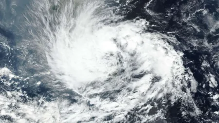 ঘূর্ণিঝড় ‘ডিটওয়াহ’