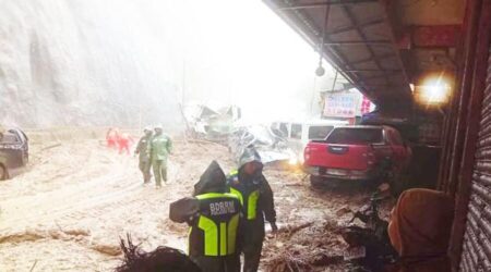 ফিলিপাইনে টাইফুনের তাণ্ডব