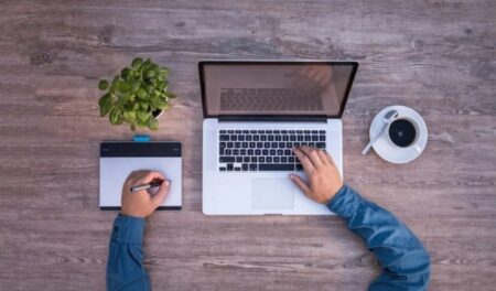 ফ্রিল্যান্সিং