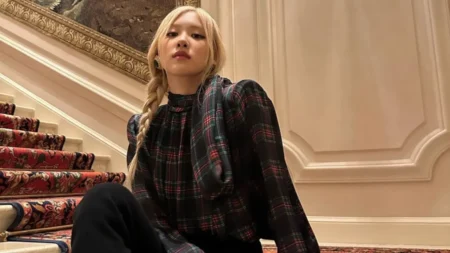 ব্ল্যাকপিঙ্ক ব্যান্ডের রোজ