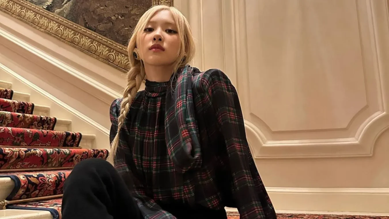 ব্ল্যাকপিঙ্ক ব্যান্ডের রোজ