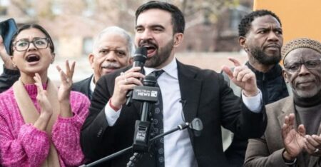 মুসলিম ভোটার মামদানিকে ভোট