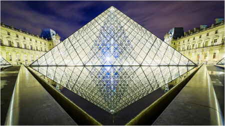 ল্যুভর মিউজিয়ামে