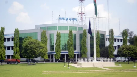 চট্টগ্রাম বন্দর কর্তৃপক্ষের নতুন ট্যারিফ কার্যকরে আদালতের ৩০ দিনের স্থগিতাদেশ ৩০ দিনের স্থগিতাদেশ