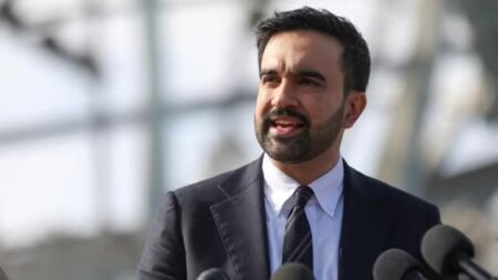 NYC Mayor-Elect Urges Immigrant Community to Stand Up to ICE Amid Manhattan Raid ICE raid Manhattan