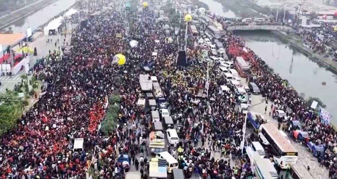 ৩০০ ফিট সড়ক