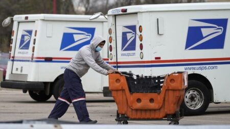 Amazon Weighs Ending Major USPS Deal to Launch Competing Delivery Network