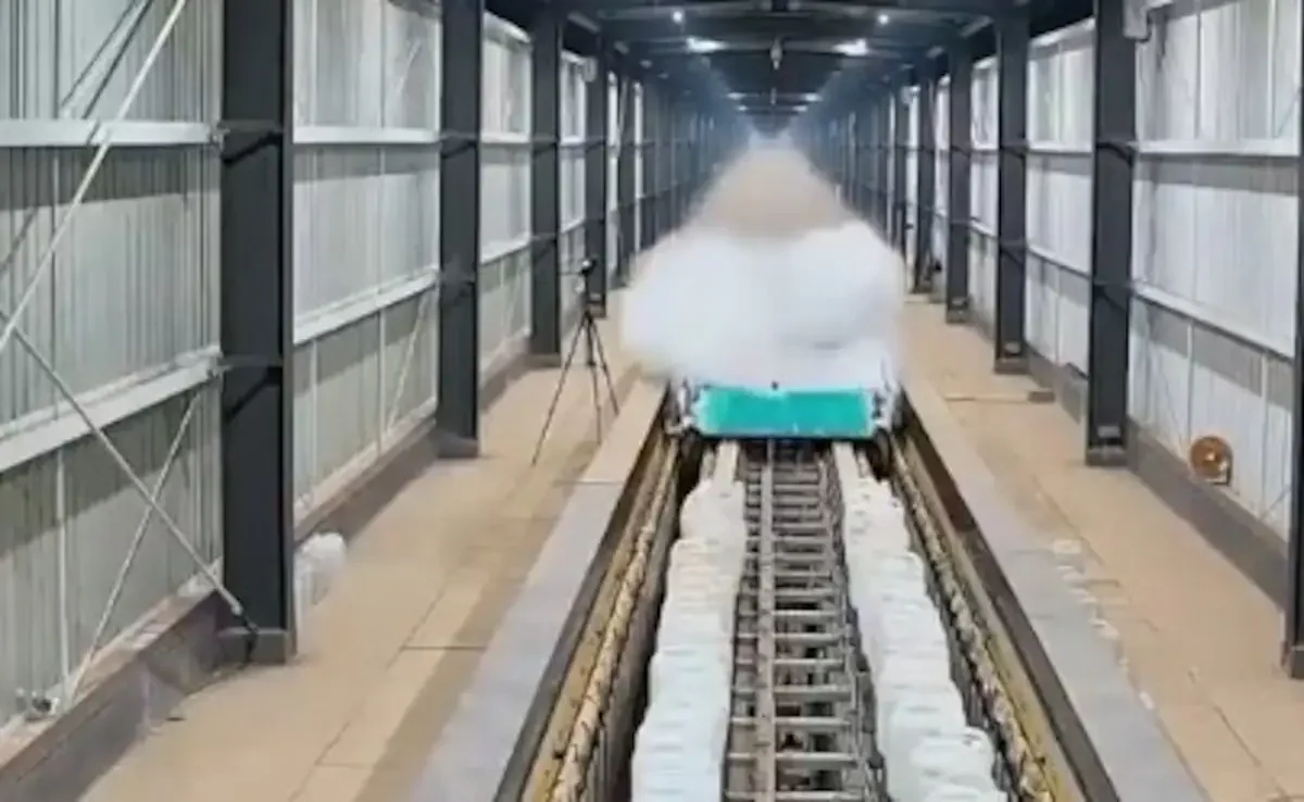 China Maglev Train Sets New Speed Record at 700 km/h in Two Seconds