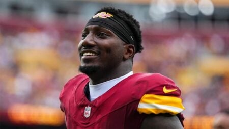 Deebo Samuel Showcases Versatility in Commanders’ Christmas Day Game on Netflix Deebo Samuel