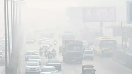 Delhi Chokes as Severe Smog Crisis Disrupts Flights and Health