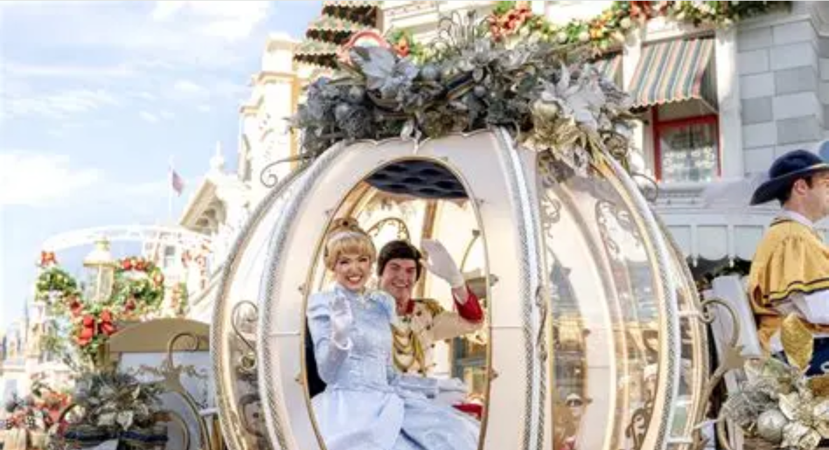 Disney Christmas Parade 2025