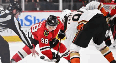 Ducks vs Blackhawks: Key Matchup Analysis for November 30 NHL Showdown Ducks vs Blackhawks